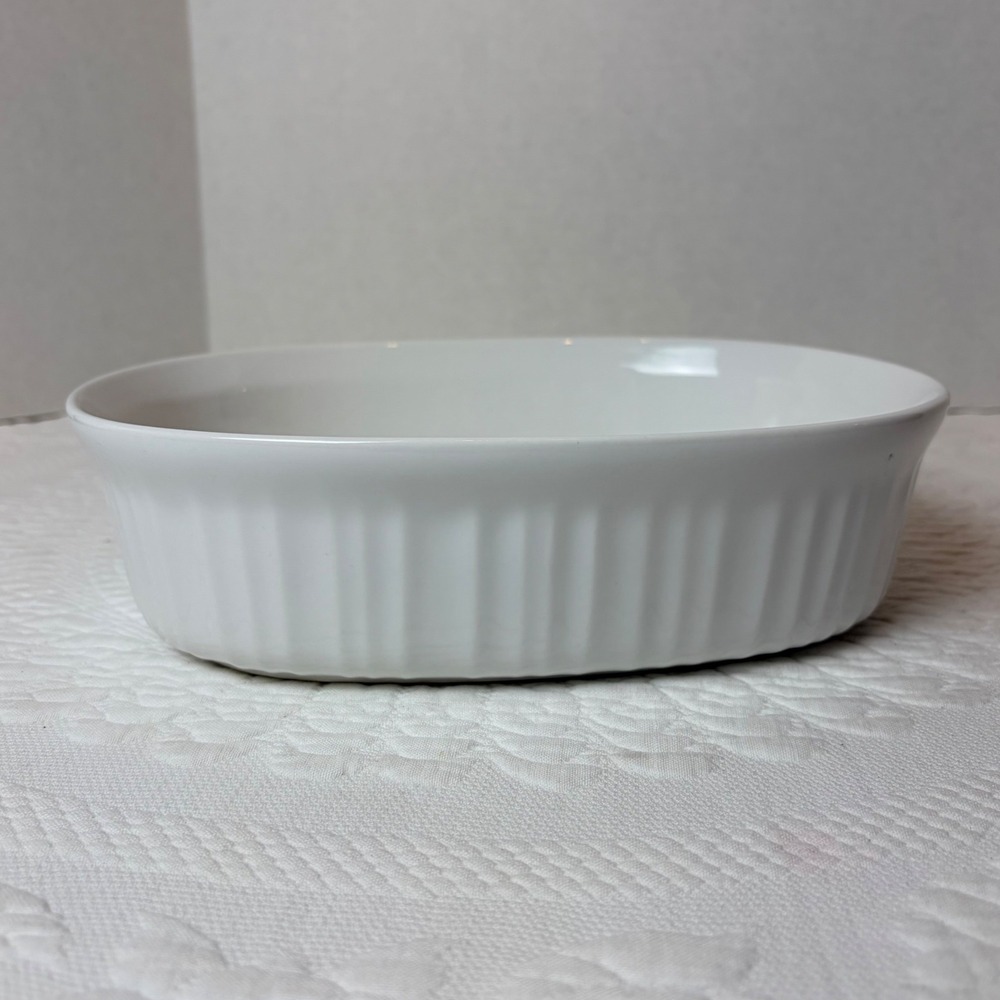CorningWare French White 1.5 Qt Oval Casserole Dish Fluted Stoneware Baker